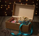 محتویات-جعبه-گنجینه-اصیل-یلدا-ارمغانی-فاخر-همراه-با-دیوانِ-دل